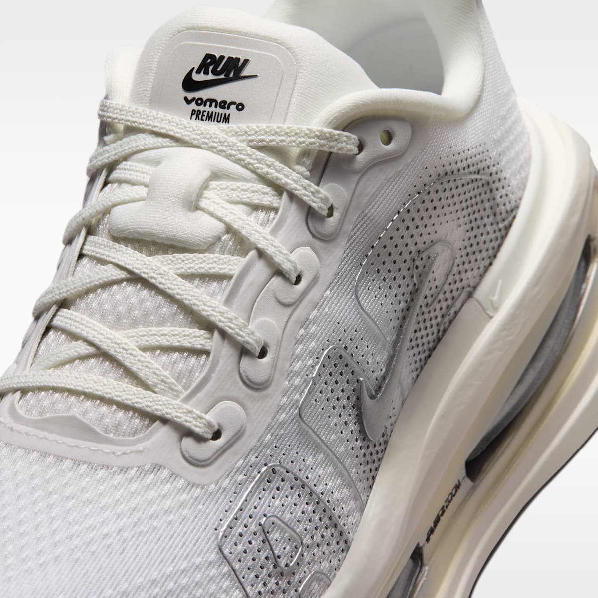 Nike Vomero Premium Women's Road Running Shoes - Summit White/Sail/Coconut Milk/Metallic Silver