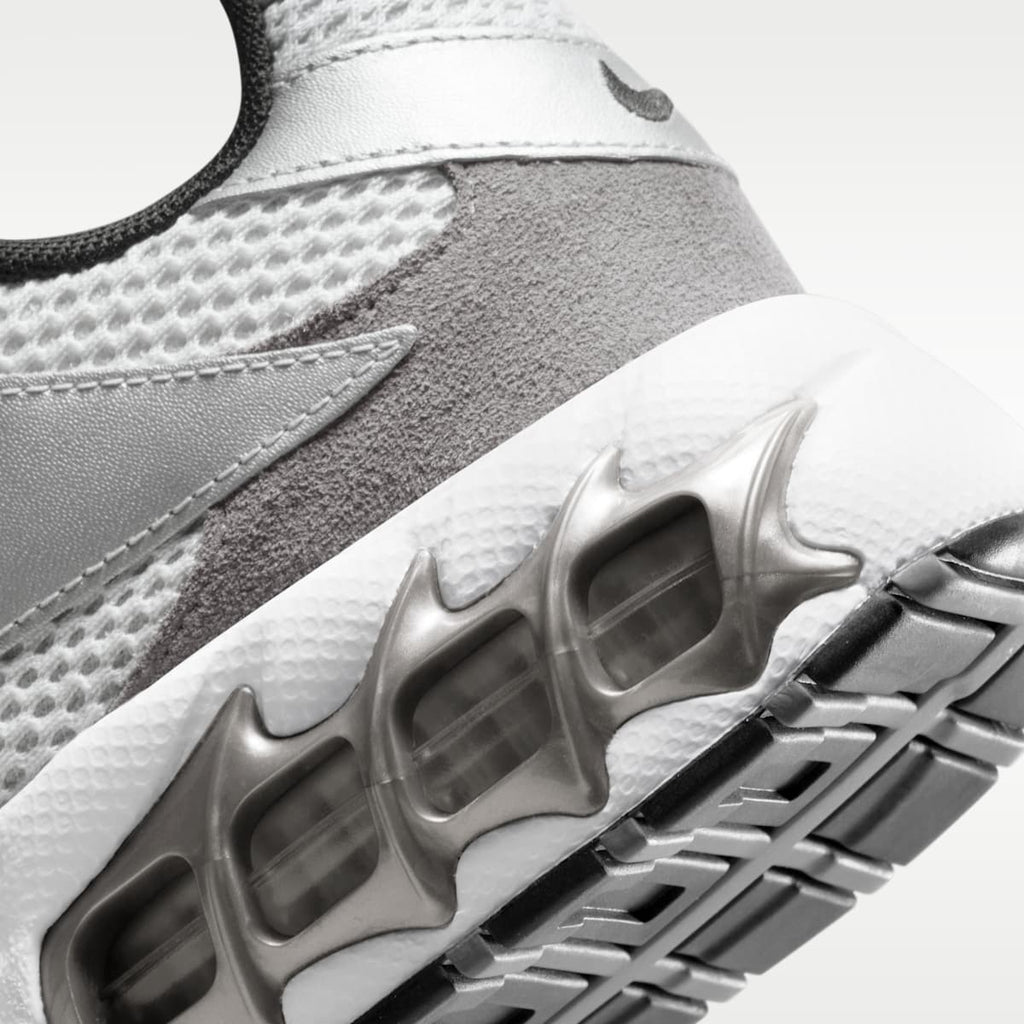 Nike Zoom Air Fire Women's Shoes - Photon Dust/White/Smoke Grey/Metallic Silver