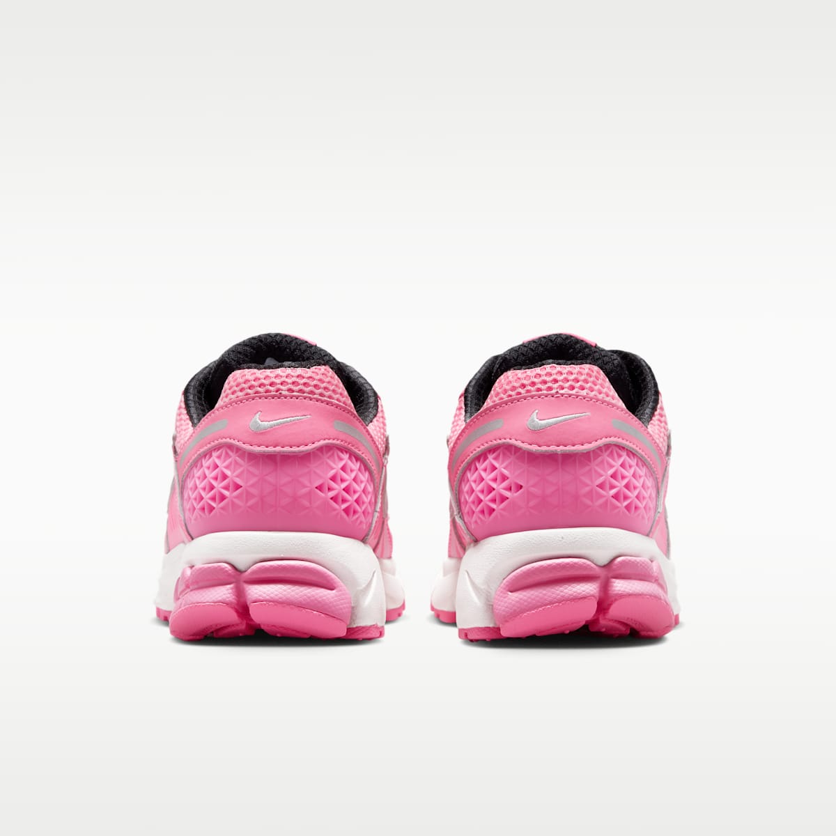 Nike Zoom Vomero 5 Women's Shoes - Pink Glow/Pearl Pink/Off Noir/Metallic Silver