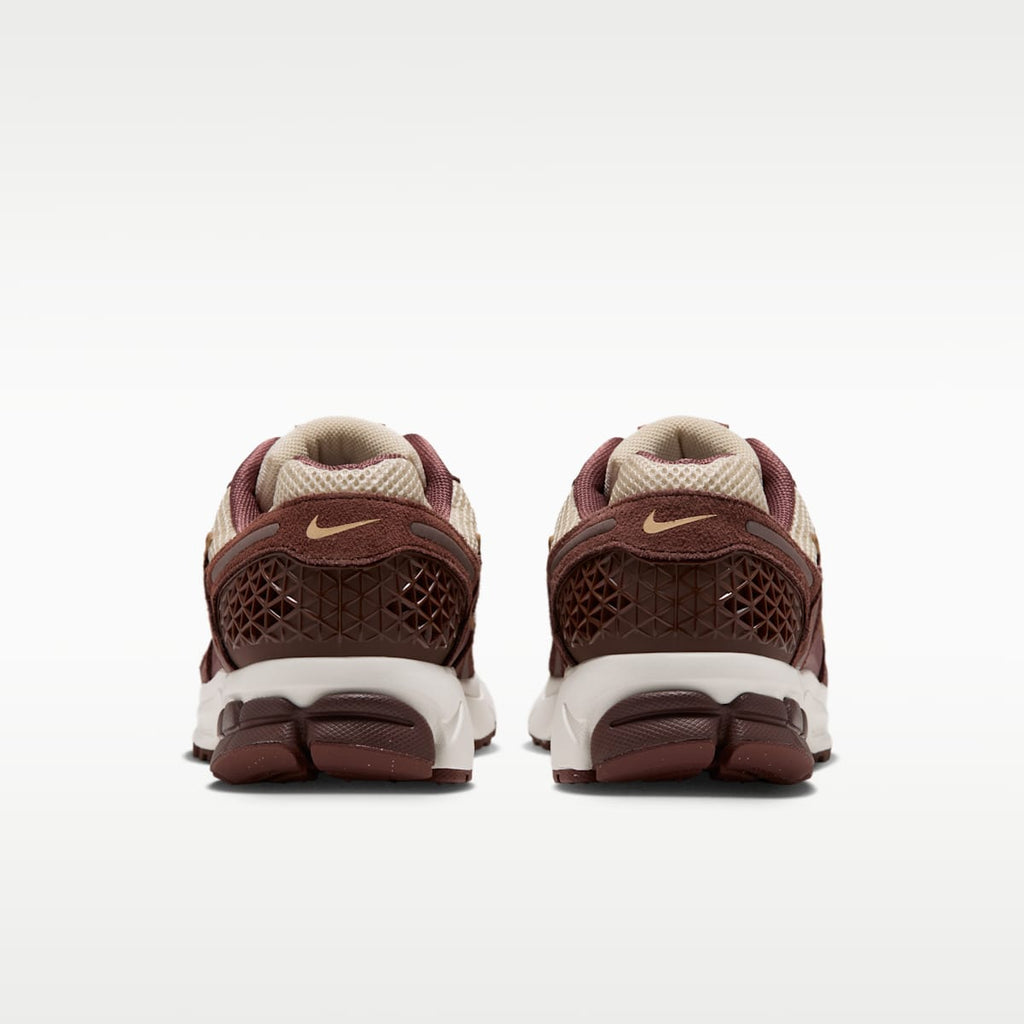 Nike Zoom Vomero 5 Women's Shoe with Reflective Accents - Light Khaki/Cacao Wow/Infinite Sable/Sail