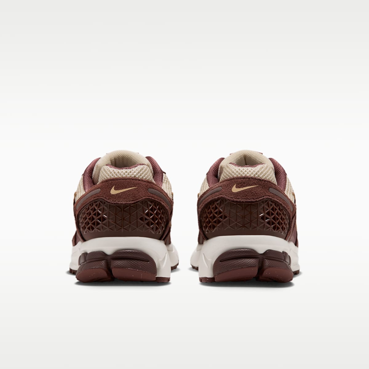 Nike Zoom Vomero 5 Women's Shoe with Reflective Accents - Light Khaki/Cacao Wow/Infinite Sable/Sail
