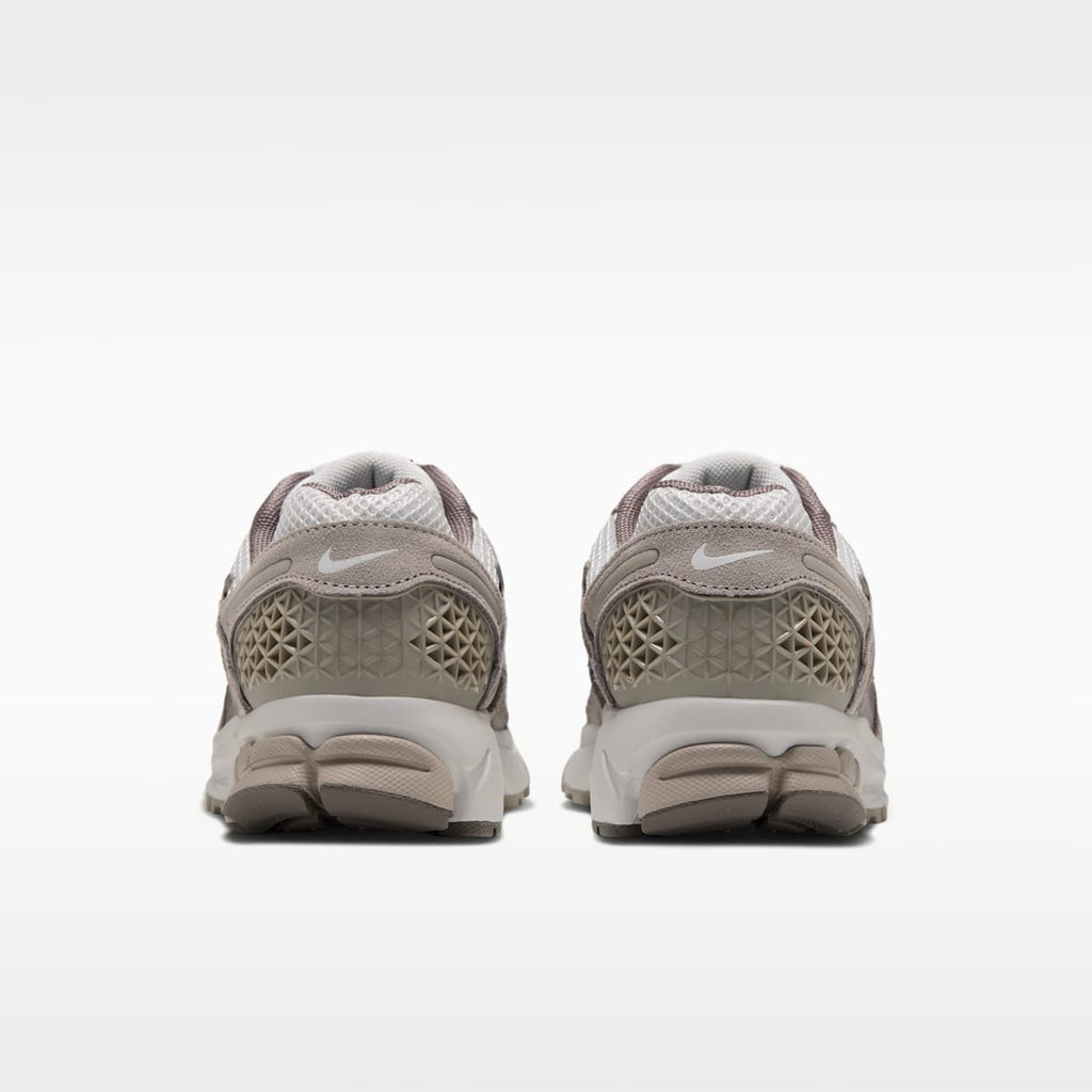 Nike Zoom Vomero 5 Women's Shoe with Reflective Accents - Vast Grey/Enigma Stone/Cave Stone/Photon Dust
