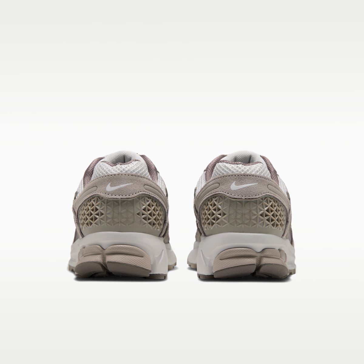 Nike Zoom Vomero 5 Women's Shoe with Reflective Accents - Vast Grey/Enigma Stone/Cave Stone/Photon Dust