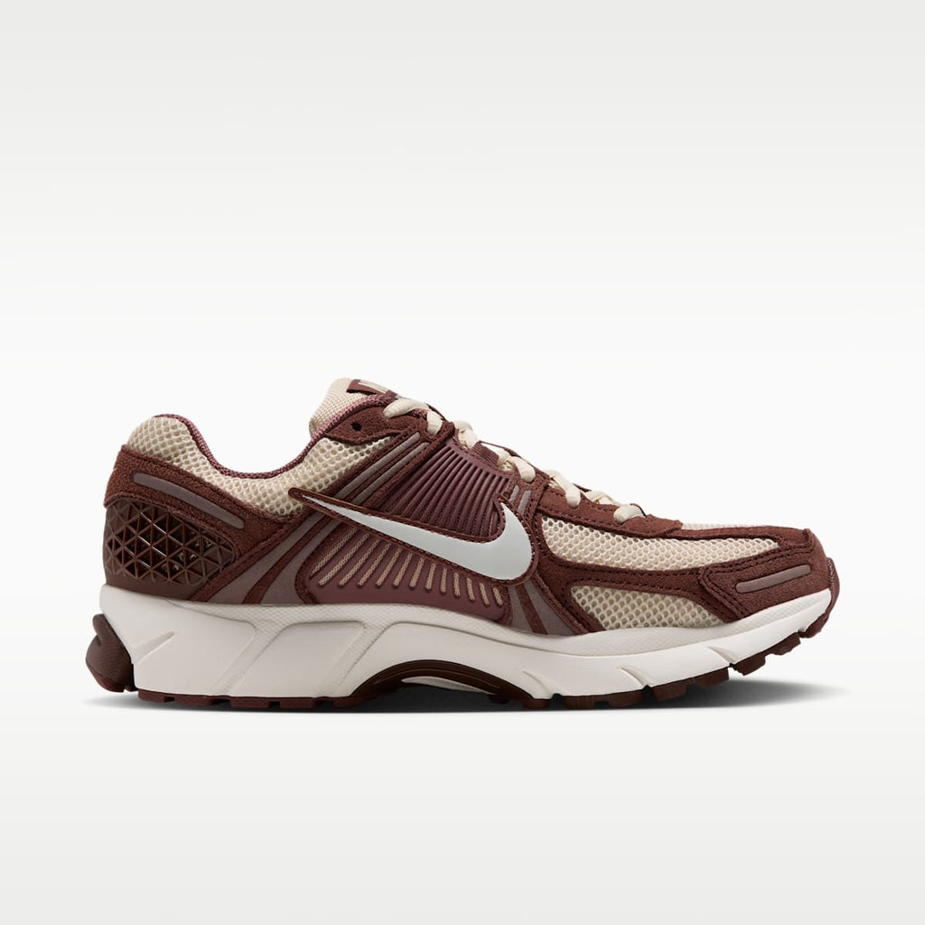 Nike Zoom Vomero 5 Women's Shoe with Reflective Accents - Light Khaki/Cacao Wow/Infinite Sable/Sail