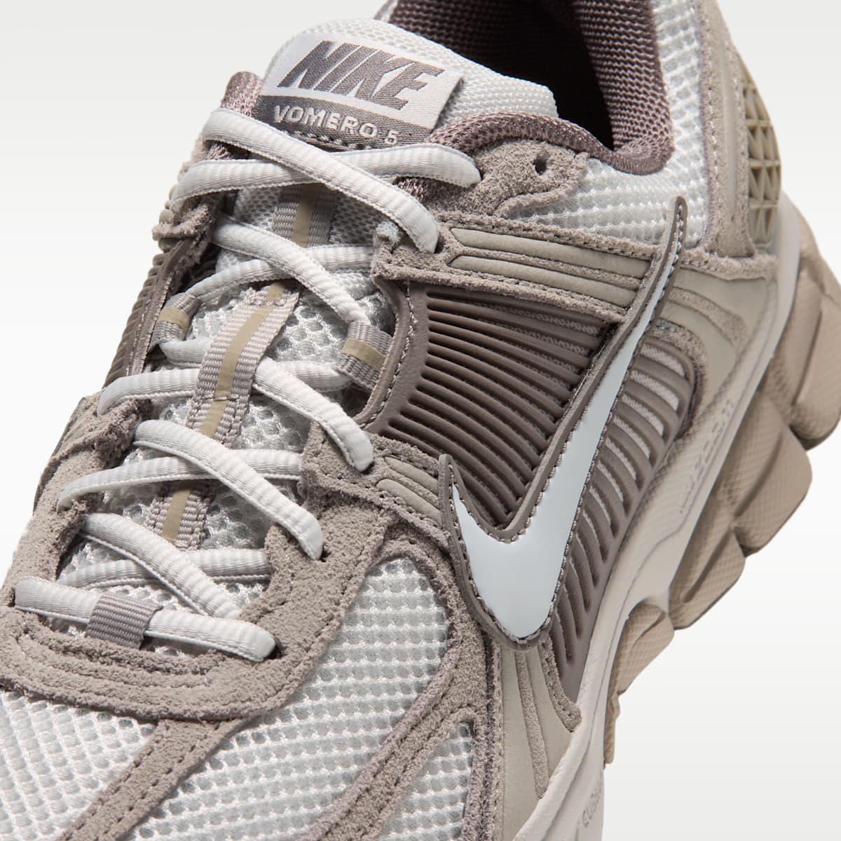 Nike Zoom Vomero 5 Women's Shoe with Reflective Accents - Vast Grey/Enigma Stone/Cave Stone/Photon Dust