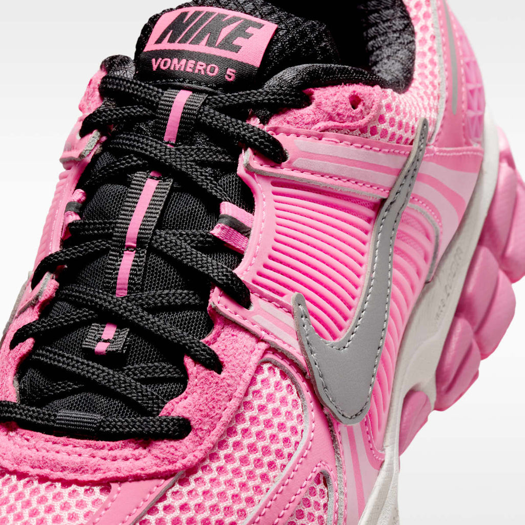 Nike Zoom Vomero 5 Women's Shoes - Pink Glow/Pearl Pink/Off Noir/Metallic Silver