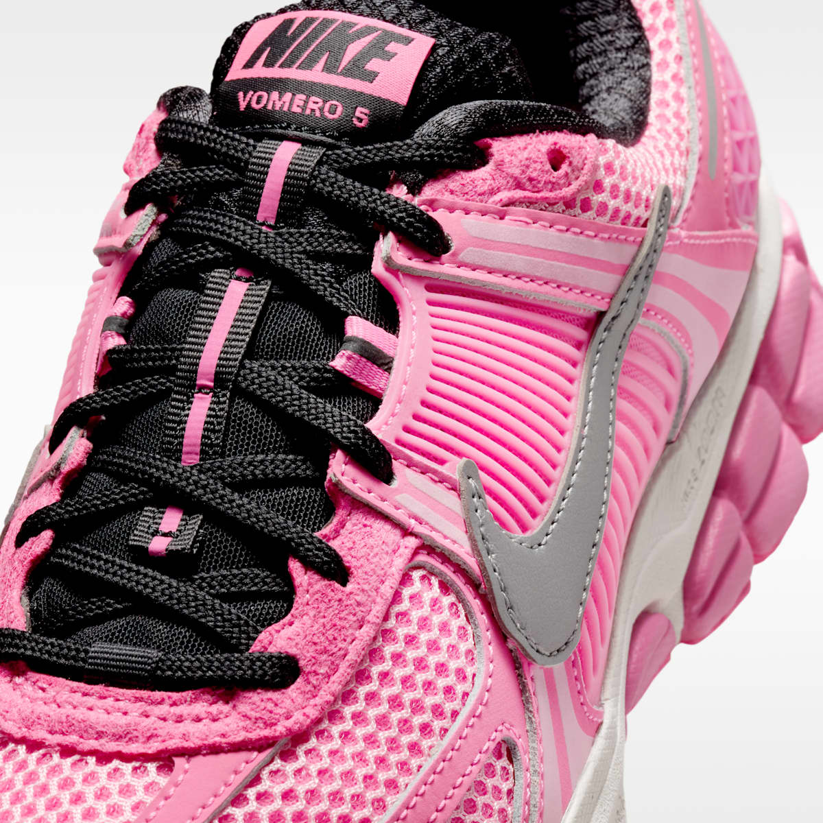 Nike Zoom Vomero 5 Women's Shoes - Pink Glow/Pearl Pink/Off Noir/Metallic Silver