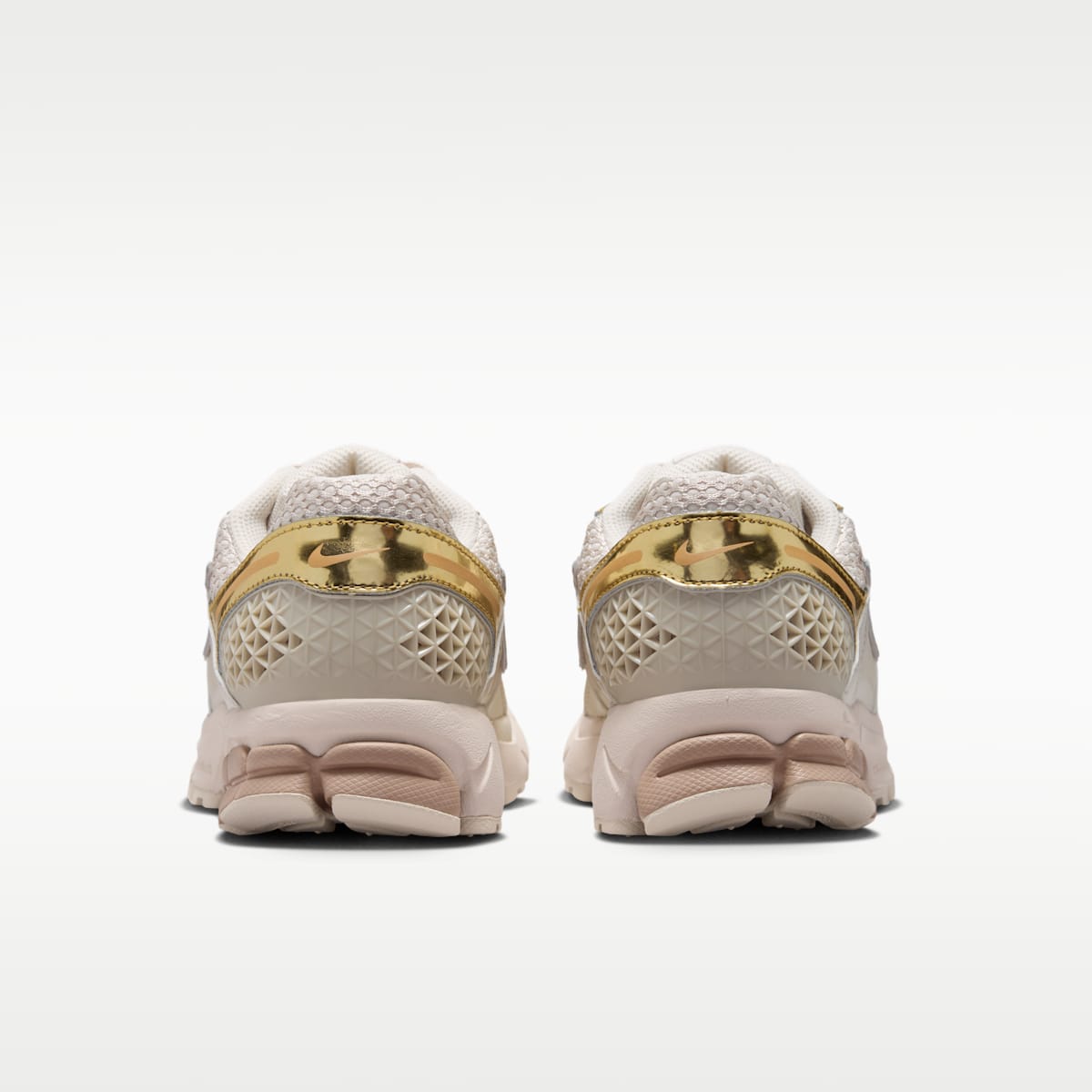Nike Zoom Vomero 5 Women's Shoes - Light Orewood Brown/Hemp/Phantom/Metallic Gold