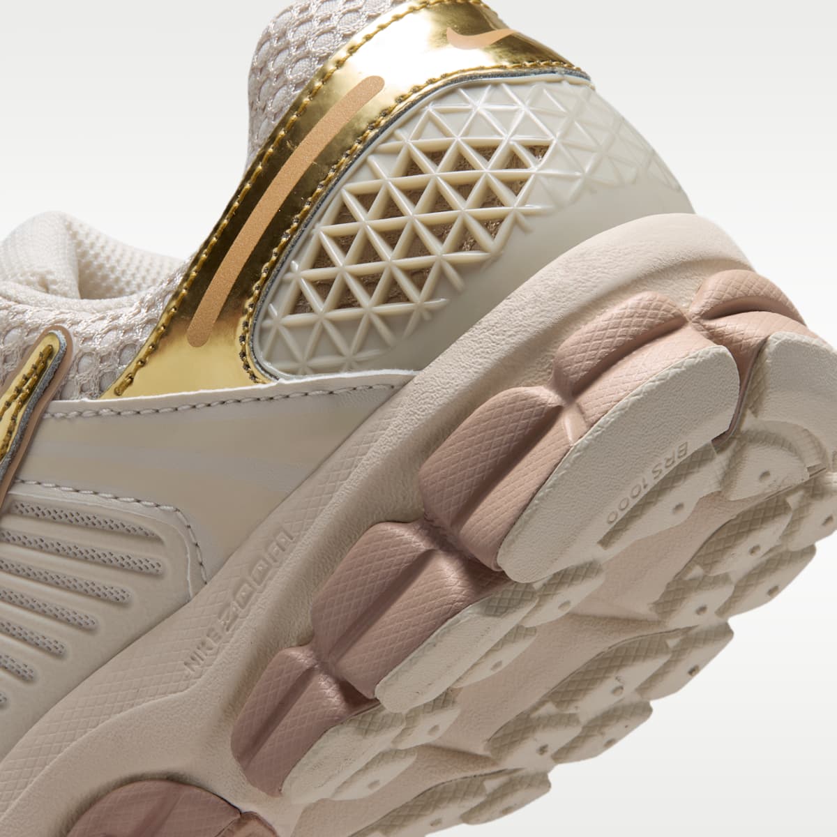 Nike Zoom Vomero 5 Women's Shoes - Light Orewood Brown/Hemp/Phantom/Metallic Gold