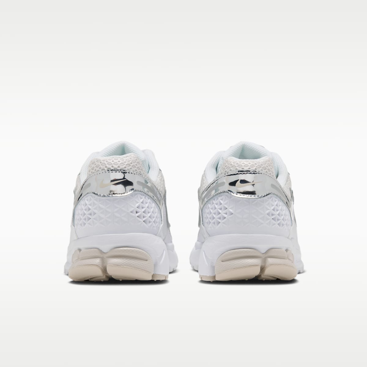 Nike Zoom Vomero 5 Women's Shoes - White/Light Bone/Enigma Stone/Metallic Silver