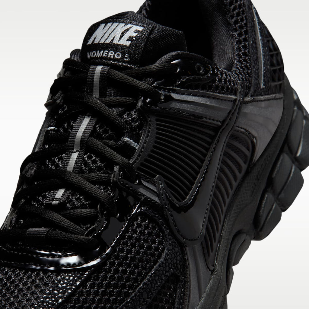 Nike Zoom Vomero 5 Women's Shoes - Black/Metallic Silver/Anthracite/Black