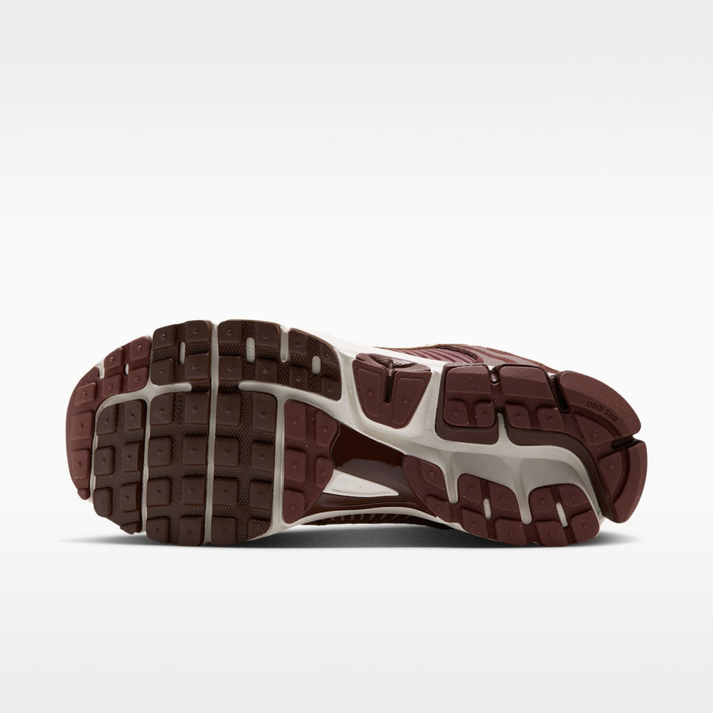 Nike Zoom Vomero 5 Women's Shoe with Reflective Accents - Light Khaki/Cacao Wow/Infinite Sable/Sail