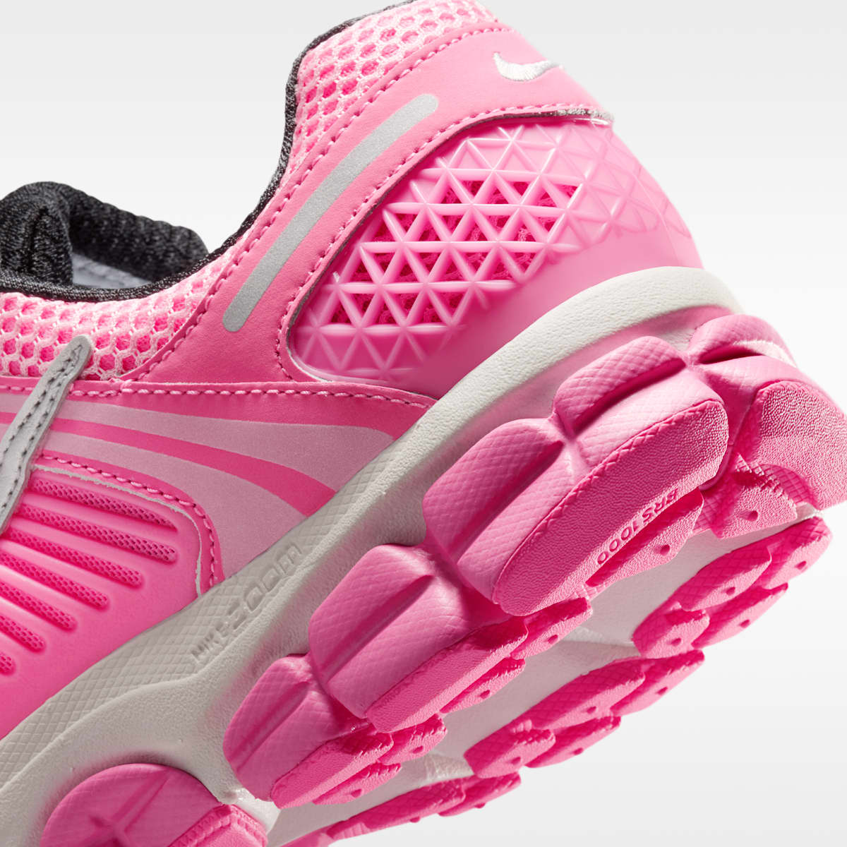 Nike Zoom Vomero 5 Women's Shoes - Pink Glow/Pearl Pink/Off Noir/Metallic Silver