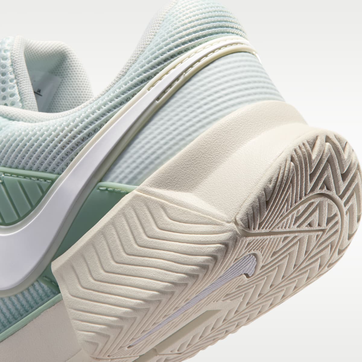 Nike GP Challenge 1.5 Women's Hard Court Tennis Shoes - Barely Green/Steam/Sea Glass/White
